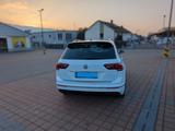 Volkswagen Tiguan Allspace 2.0 TSI 132kW DSG 4MOTION Co... - Volkswagen Tiguan Allspace mit Benzin-Antrieb: Automatik