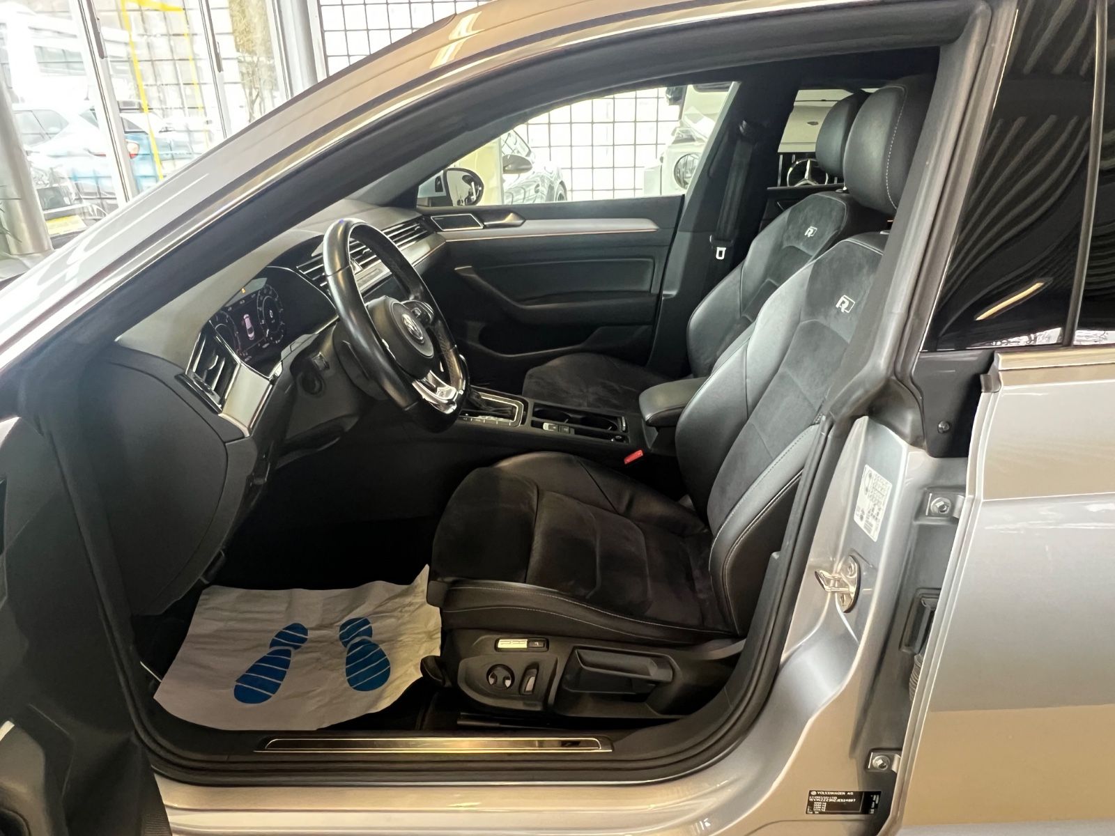 Fahrzeugabbildung Volkswagen Arteon R-Line 4Motion 239PS *PANORAMADACH*ACC*