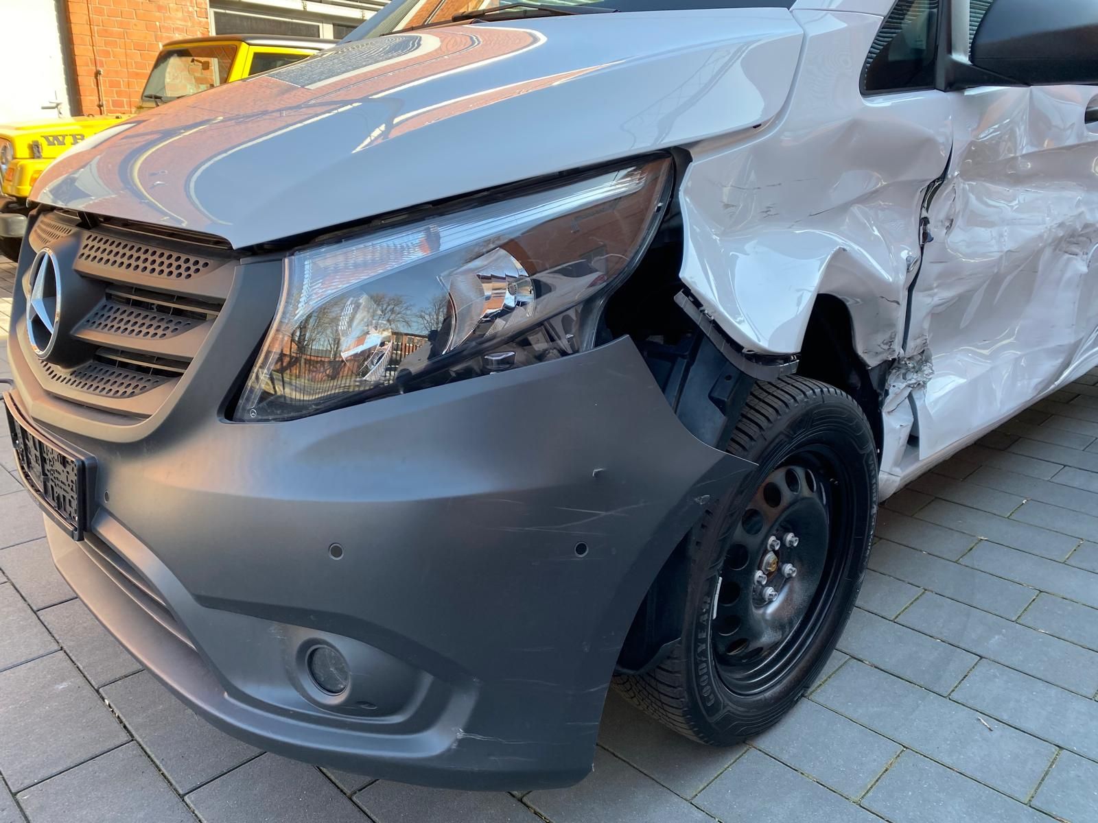 Fahrzeugabbildung Mercedes-Benz Vito 116 d 4x4 PRO Lang/AHK/RFK/Navi/STHZ