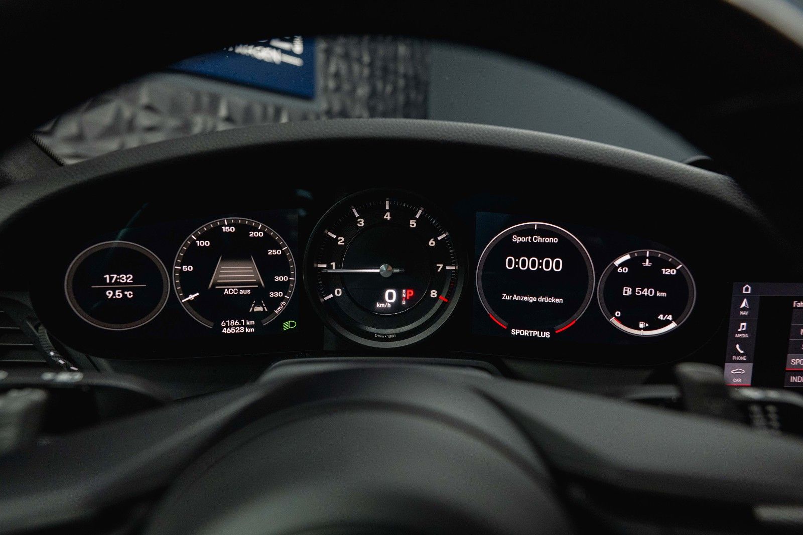 Fahrzeugabbildung Porsche 992 911 Carrera 4 S TECHART AKRAPOVIC 111 Punkte