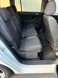 Volkswagen Touran - 9