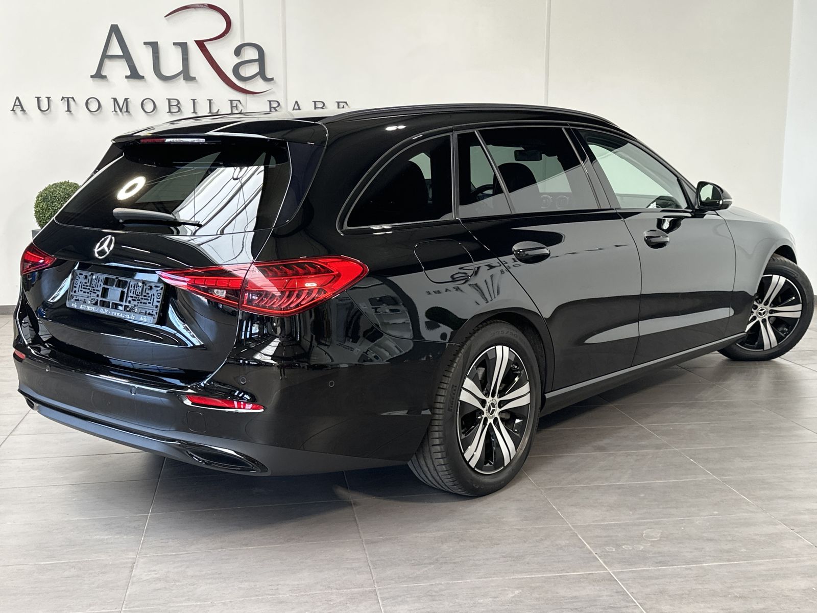 Fahrzeugabbildung Mercedes-Benz C 220d T Avantgarde NAV+LED+360°+V-COCKPIT+HEADU