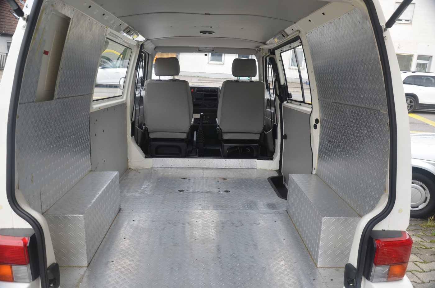 Volkswagen T4 Bus Syncro 2,5 Benziner, original 14100km