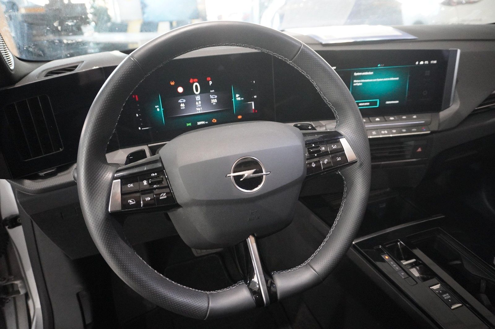 Fahrzeugabbildung Opel Astra L Lim. 1.2T GS SPORT NAVI/LED/360°/SH/HUD