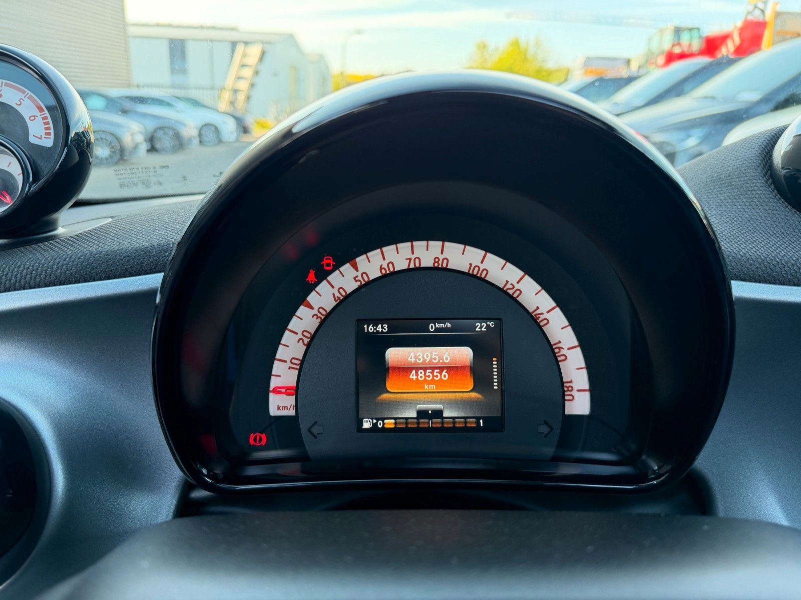 Fahrzeugabbildung Smart ForFour PASSION Tempomat+Klima+Faltdach+SHZ+BT