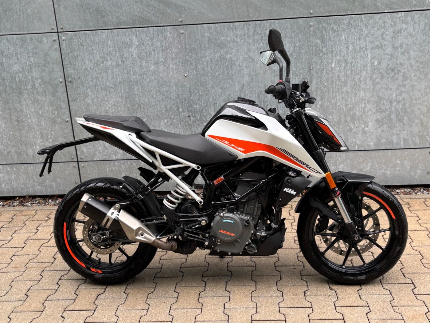 Fahrzeugabbildung KTM 390 Duke