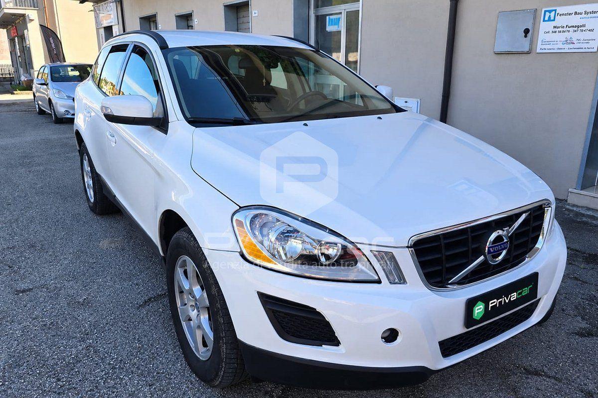 Volvo XC60 2011 — interior