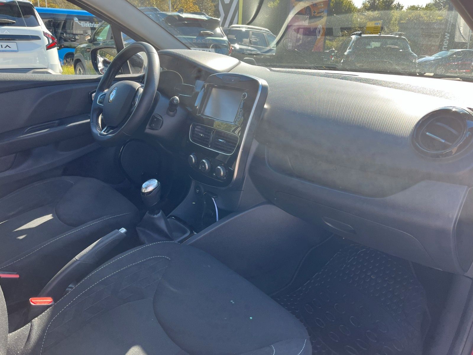 Fahrzeugabbildung Renault Clio IV Limited
