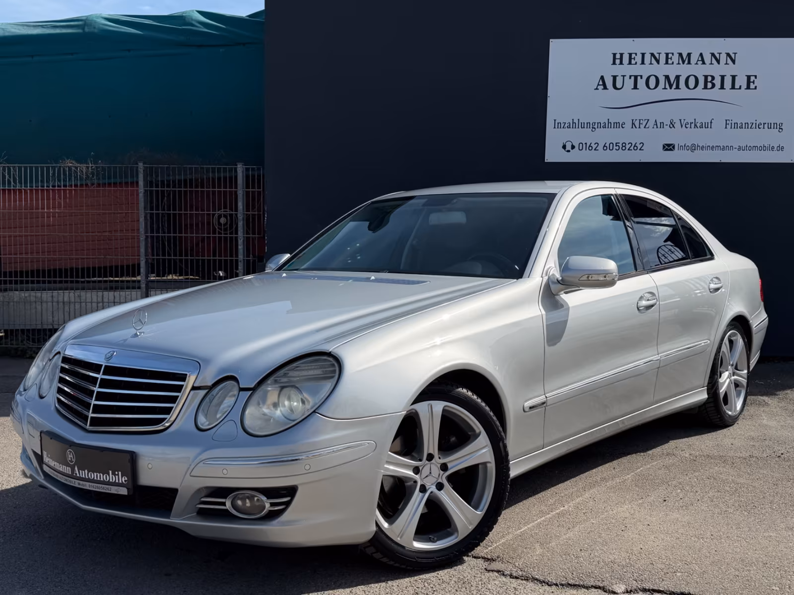 Mercedes-Benz E 320 CDI Avantgarde *LEDER*NAVI*XENON*17-ZOLL*