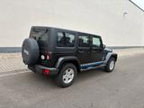 Jeep Wrangler Unlimited Sahara Lang 3,8 Benzin - Jeep Wrangler: 3.8