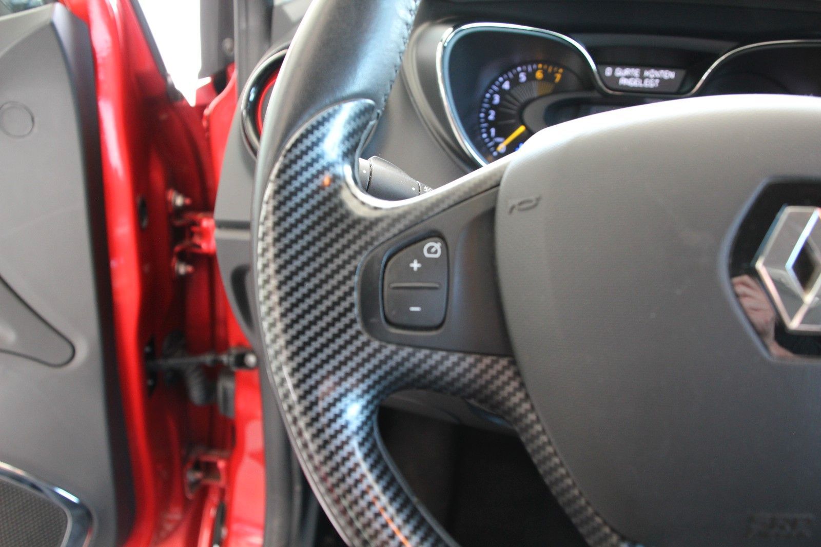 Fahrzeugabbildung Renault Captur Helly Hansen