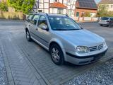 Volkswagen Golf 4 variant mit TÜV - Volkswagen Golf aus 2006: Variant
