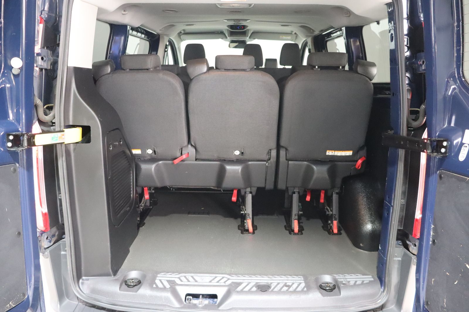 Fahrzeugabbildung Ford Transit Custom Kombi 310 L1 H1 Trend 2.0 EcoBlue