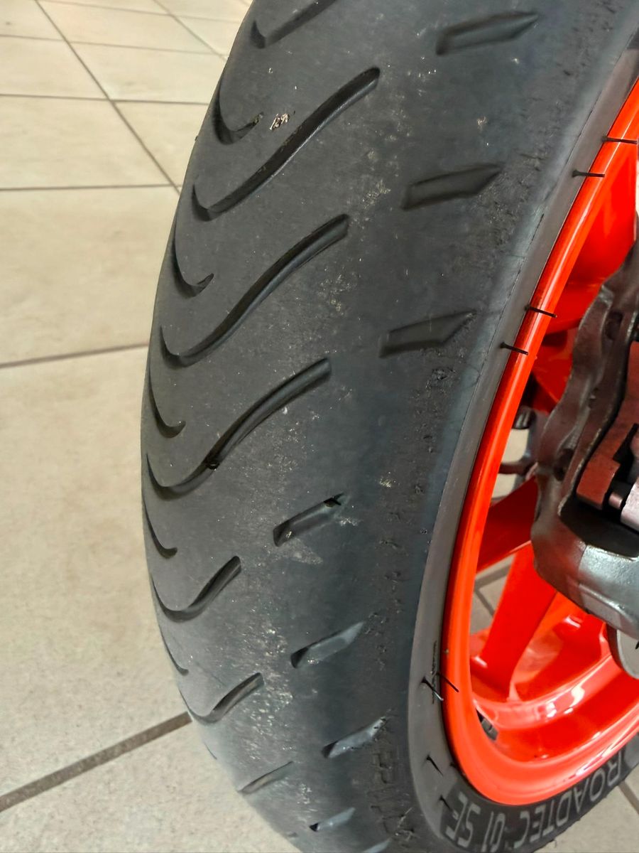 Fahrzeugabbildung KTM DUKE 790