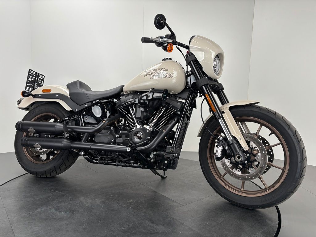 Fahrzeugabbildung Harley-Davidson LOW RIDER S FXLRS *NEUWERTIG *JEKILL&HYDE