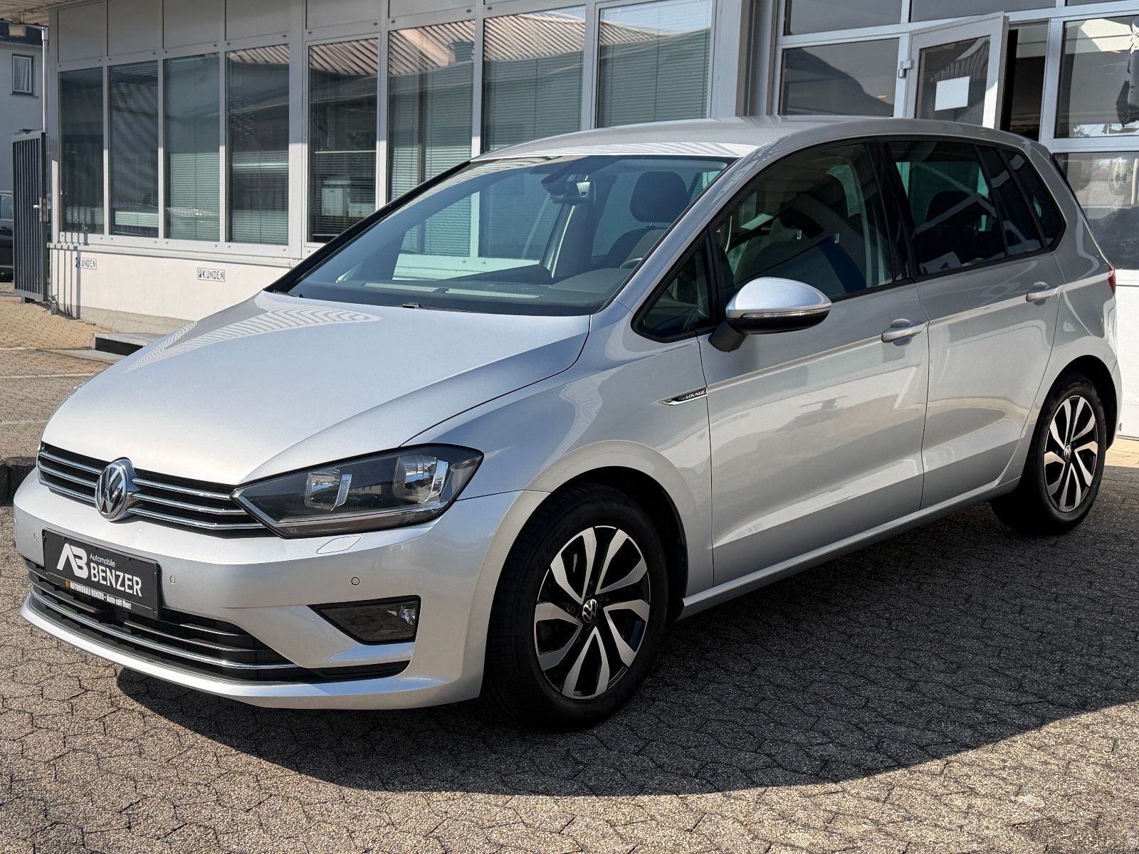 Fahrzeugabbildung Volkswagen Golf Sportsvan VII Lounge /AUTOMATIK/ACC/SHZ/