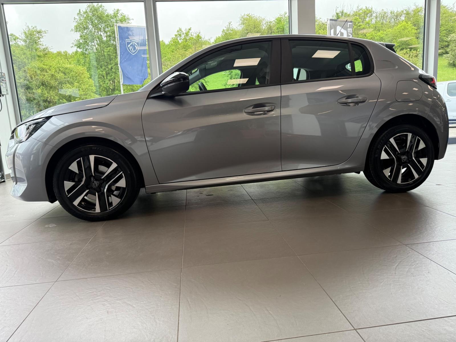 Peugeot 208 Active Pack 100 | LED Scheinwerfer | SHZ