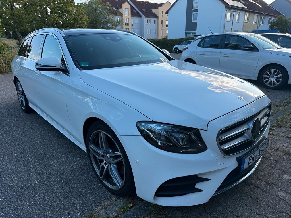 Image of Mercedes-Benz E 220