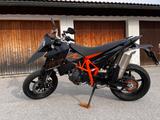 KTM 690SMr - KTM SUPER MOTO