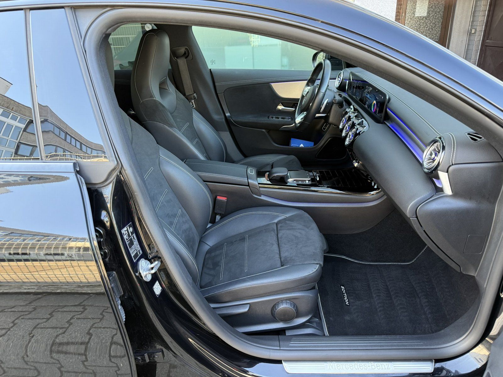 Fahrzeugabbildung Mercedes-Benz CLA 250 e SB*AMG*LED*HEAD-UP*AMBIENTE*KAMERA*