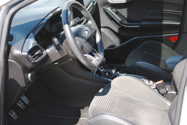 Fahrzeugabbildung Ford Fiesta ST DAB +B&O+LEDEREXKLUSIV+PANORAMA+NAVI
