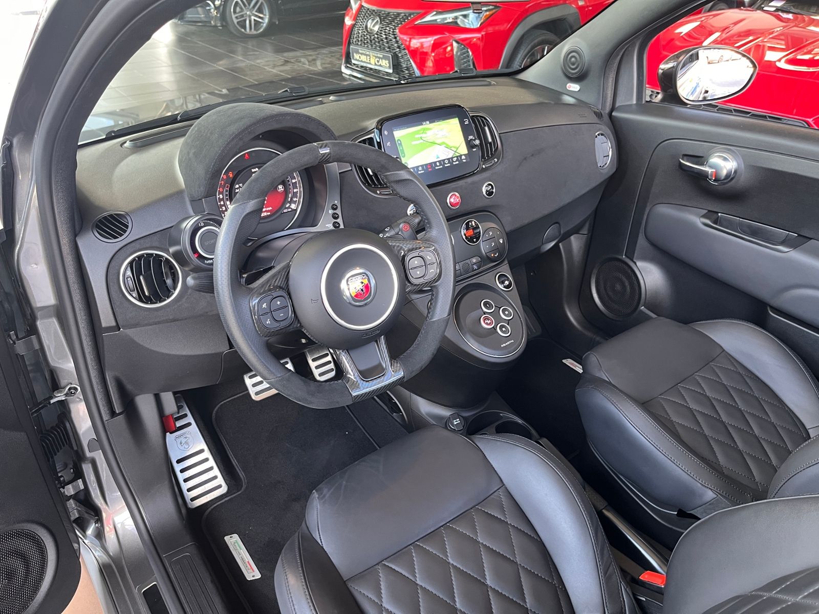 Fahrzeugabbildung Abarth 695C Turismo Aut. BEATS XENON NAVI