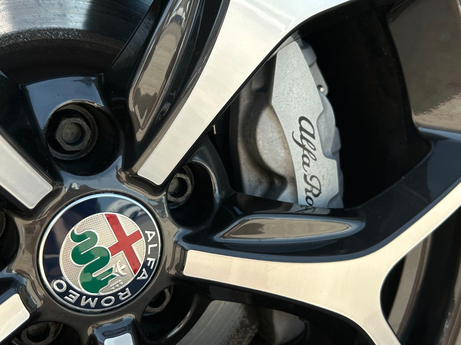 Fahrzeugabbildung Alfa Romeo Stelvio Business 2.0T Q4 Leder ACC Kam. PDC LHZ