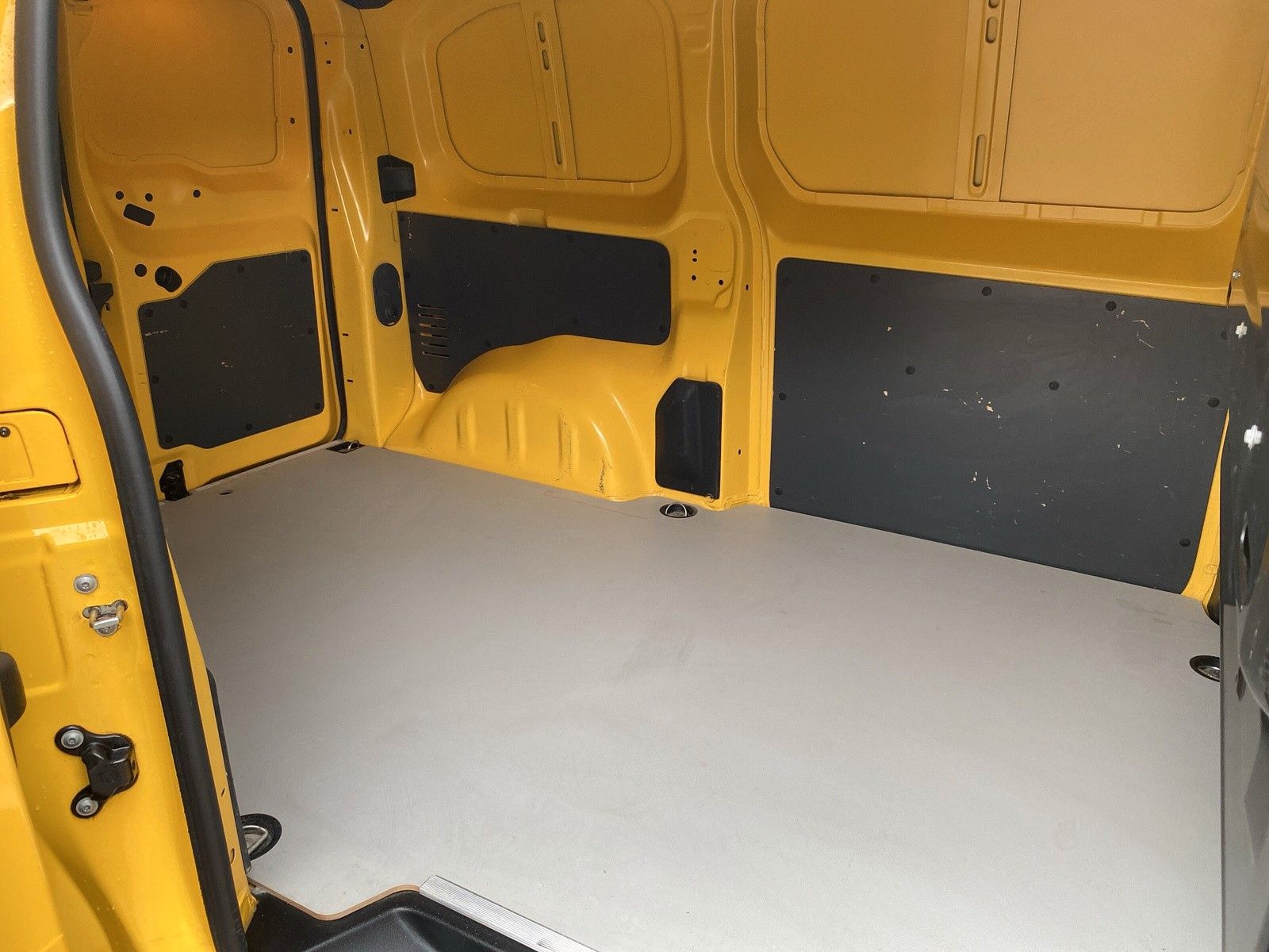 Fahrzeugabbildung Opel Vivaro Kasten Edition M