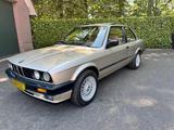 BMW 320i E30 6 Zylinder - BMW 320: E30 320i