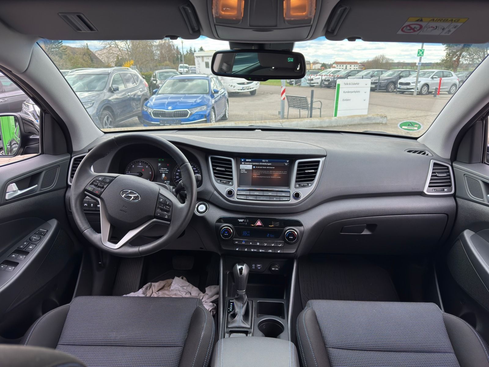 Fahrzeugabbildung Hyundai Tucson 2.0 CRDi 4WD Automatik*RFK*AHK*eHeck*NAVI