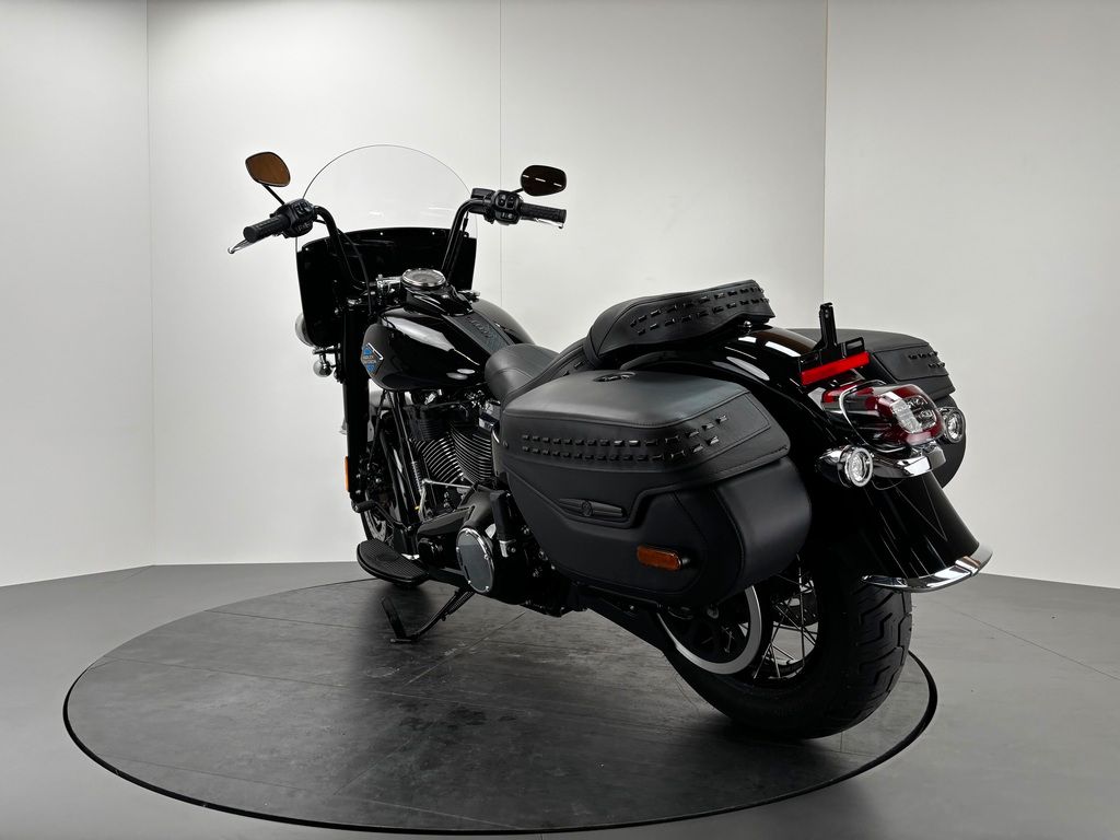 Fahrzeugabbildung Harley-Davidson SOFTAIL HERITAGE CLASSIC *KAUM KILOMETER