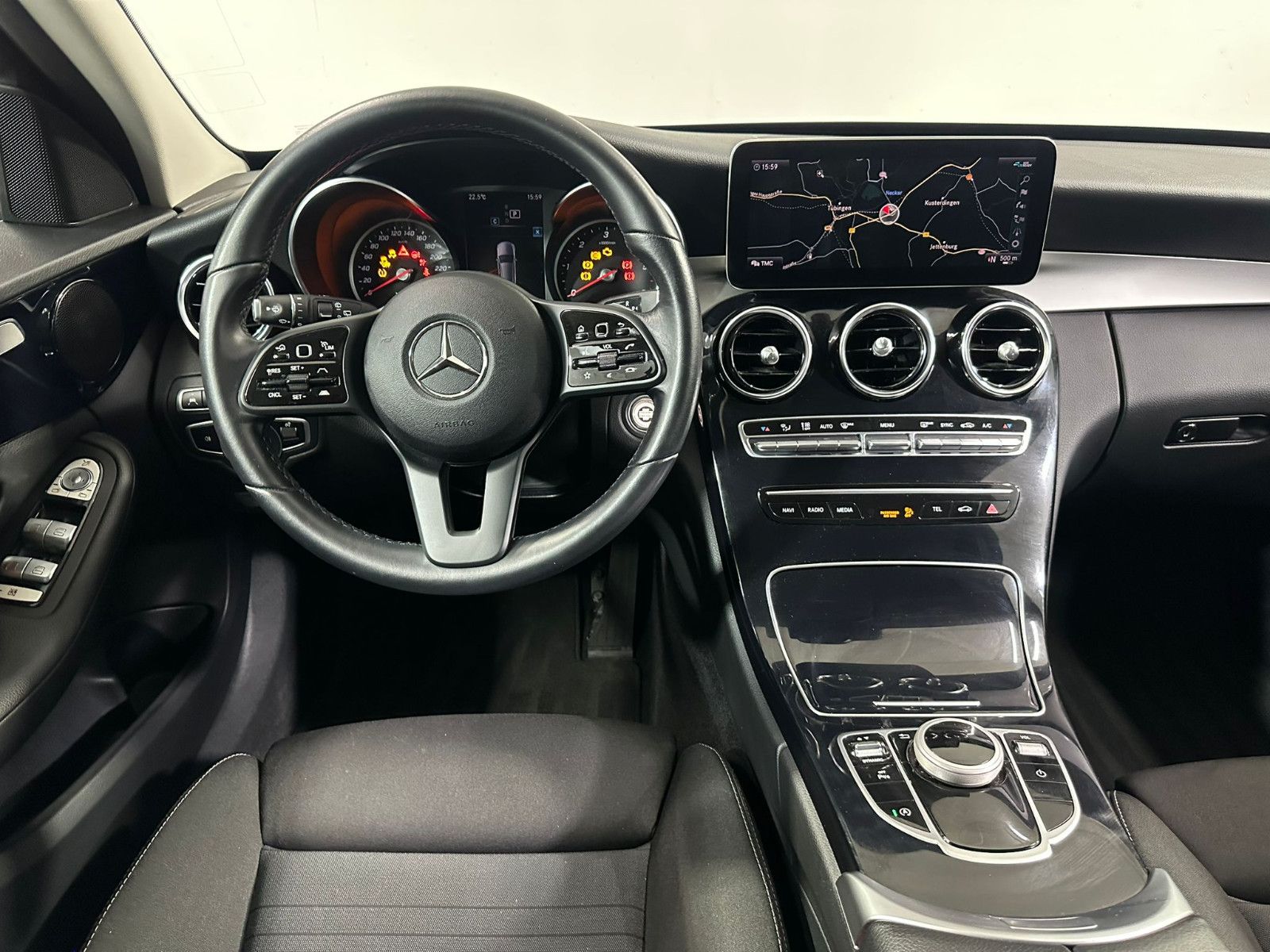 Fahrzeugabbildung Mercedes-Benz C 200 d T*DISTRO*AHK*SPUR*CARPLAY*SH*NAVI*