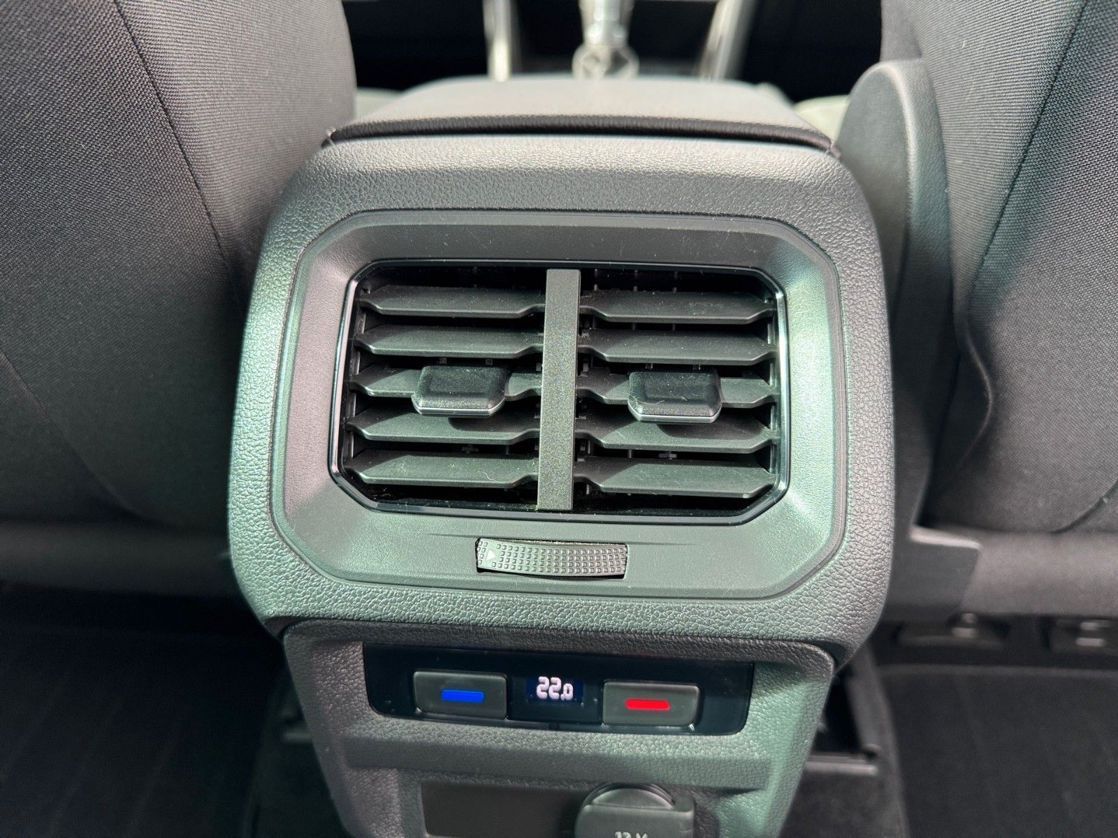 Fahrzeugabbildung Volkswagen Tiguan Highline 2.0 TSI 4Motion