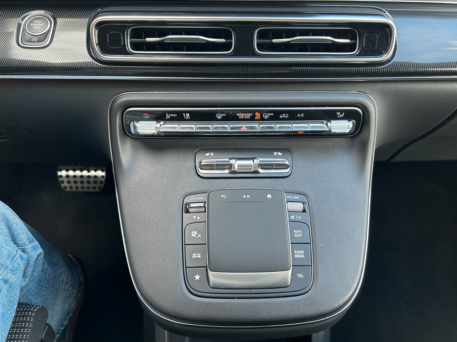 Fahrzeugabbildung Mercedes-Benz V 220 d STYLE AHK2,5to DISTRONIC 360 MULTIBEAM