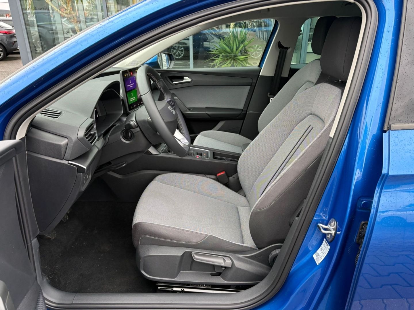 Fahrzeugabbildung SEAT Leon Sportstoure Road Edition VerkehrszeichenERK