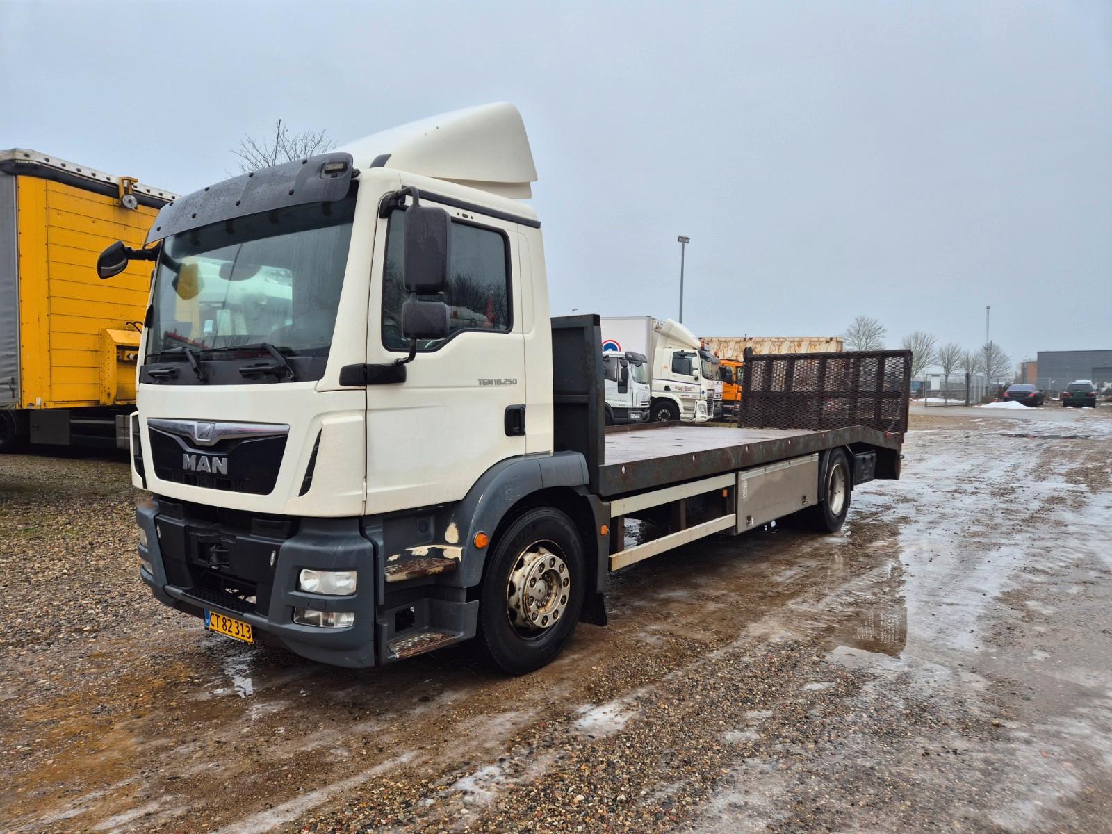 MAN TGM 18.250 // dobbelt ramp //