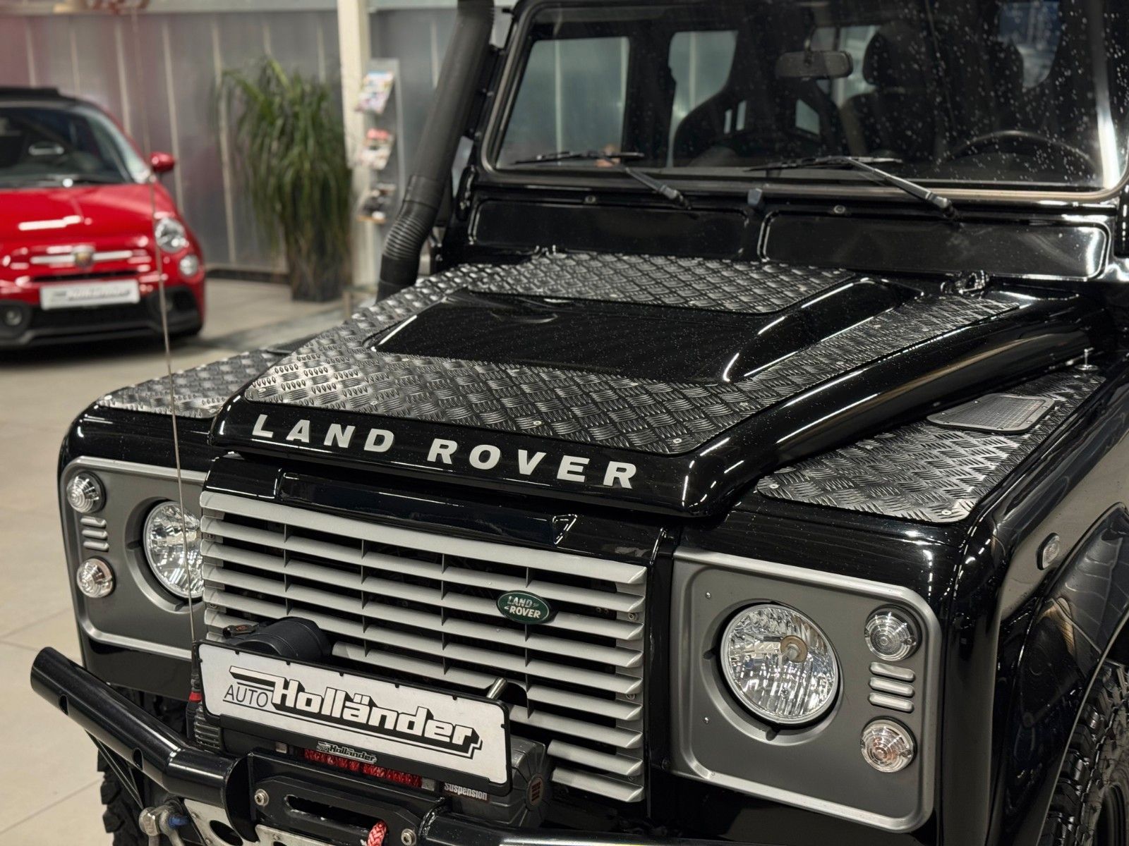 Fahrzeugabbildung Land Rover Defender 110 SE Station Wagon "Maxi-UMBAU"