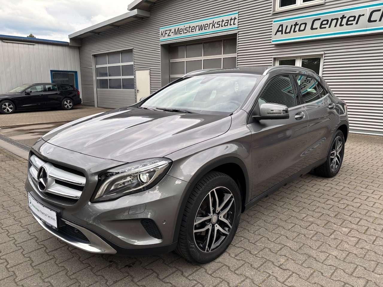 Mercedes-Benz GLA 200 d 7G-DCT  Score / Urban 