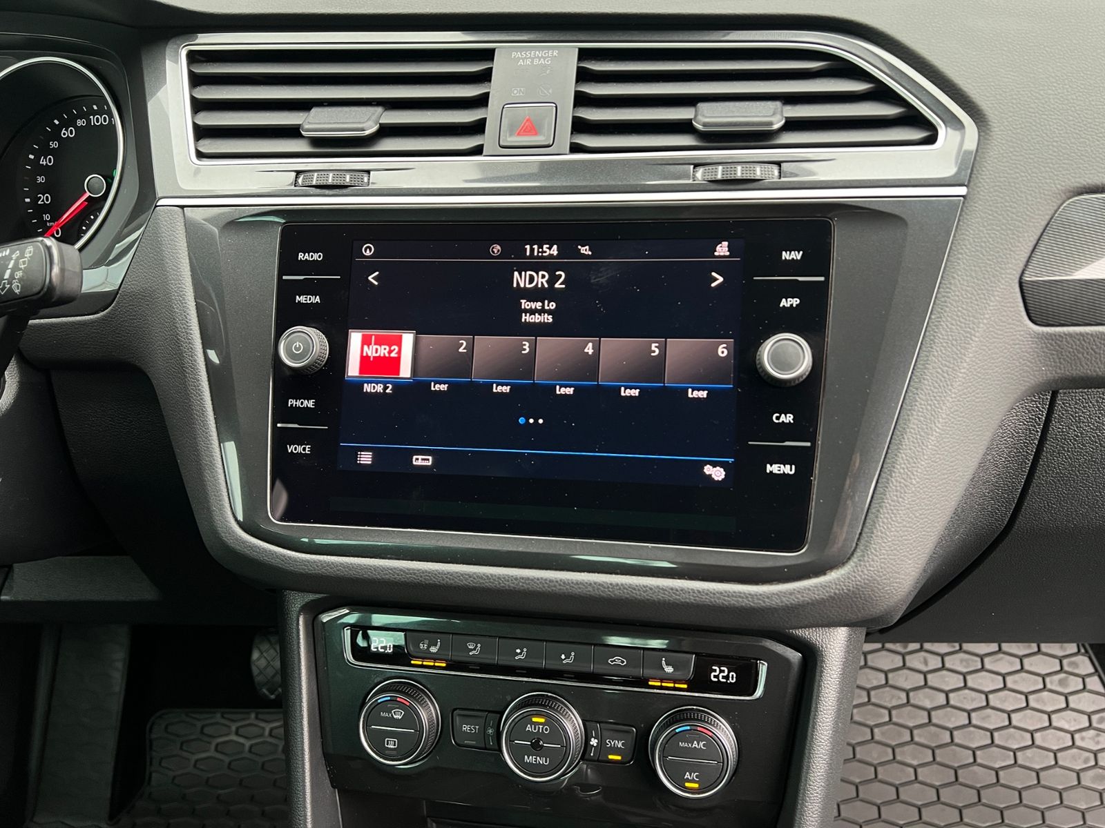 Fahrzeugabbildung Volkswagen Tiguan Comfortline 1.4 TSI DSG *LED, ergoActive,