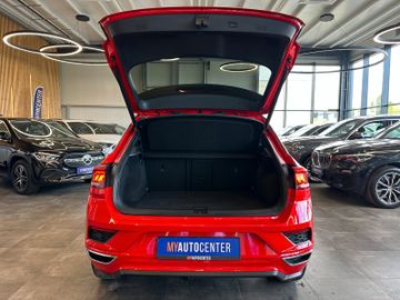 MYAUTOCENTER – Gebraucht- und Jahreswagen mit Werkstattservice in Pfaffenhofen Volkswagen T-Roc *R-Line*AHK*2-ZONEN*Navi*Spurhalte*