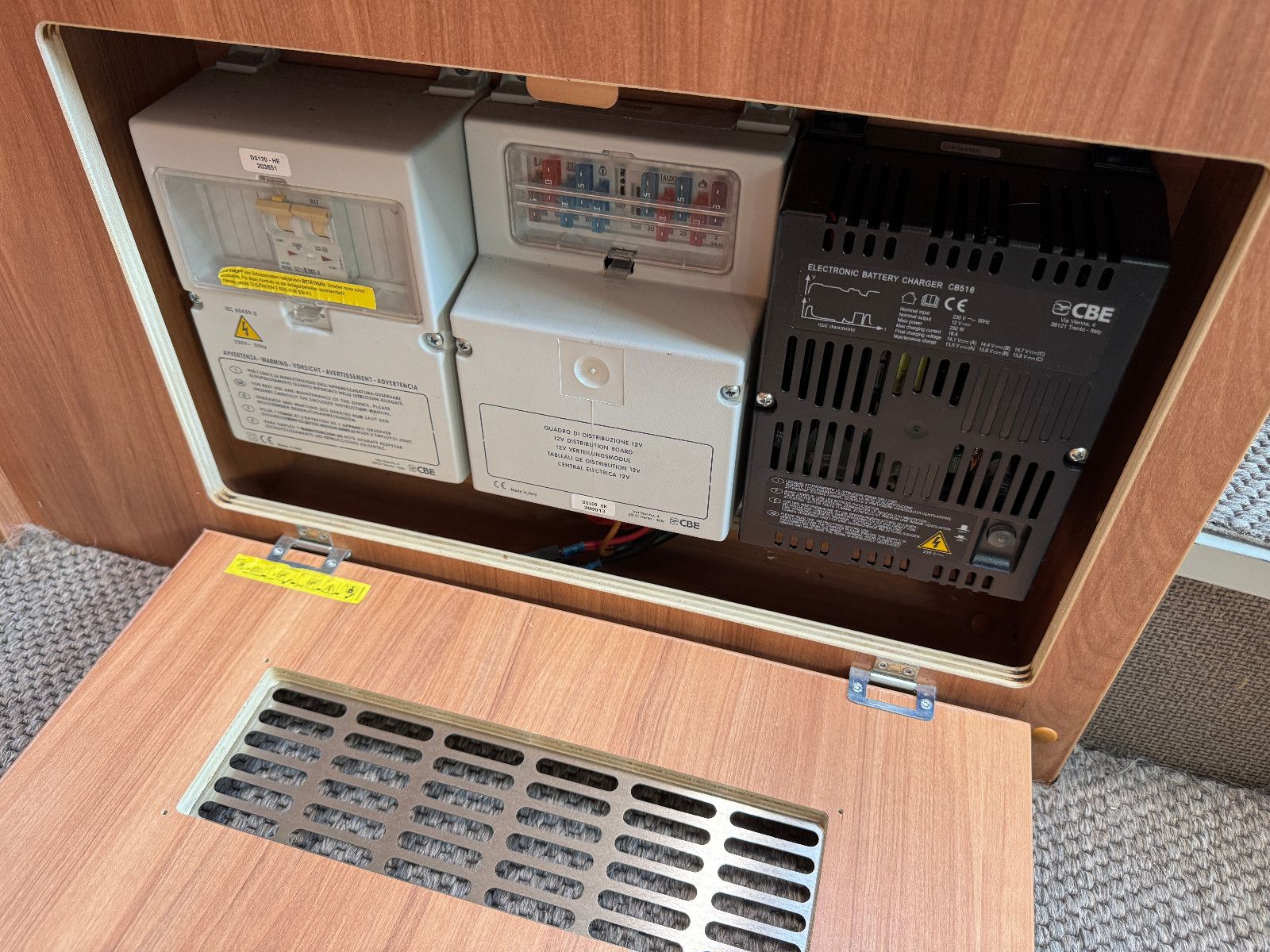 Fahrzeugabbildung Pössl SUMMIT 600 PLUS SOLAR TV AHK KAMERA NAVI SAT 1H