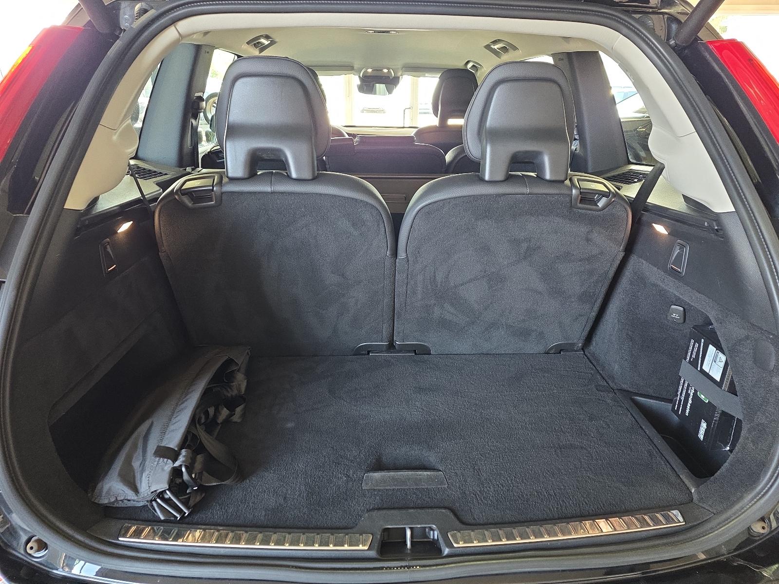 Volvo XC90 B5 (D) Momentum Pro AWD ACC BLIS Kamera LED
