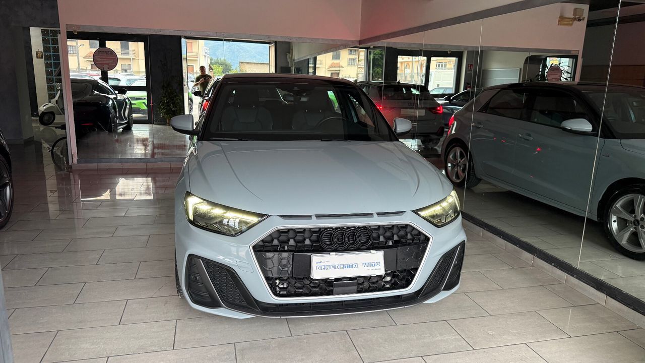 Audi A1 SPB 30 TFSI S tronic Identity Black imagem 2