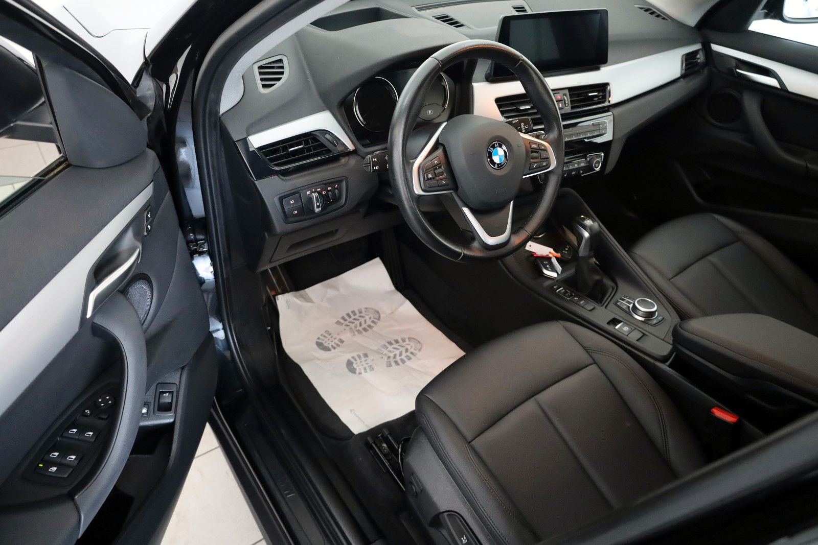 Fahrzeugabbildung BMW X1 xDrive25e Advantage,Leder,Navi,LED,Kamera,HUD