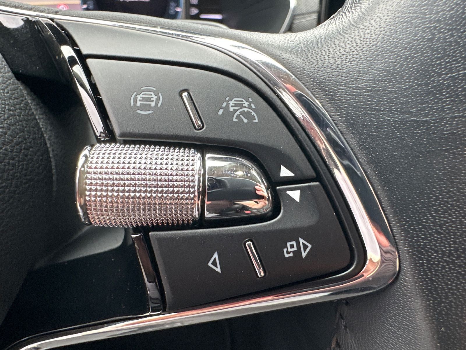 Fahrzeugabbildung SKODA Octavia Combi Style NAV+LED+KAMERA+AHK+ACC+17ZO