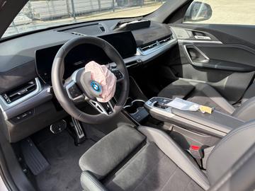2026 BMW IX1 — миниатюра 20