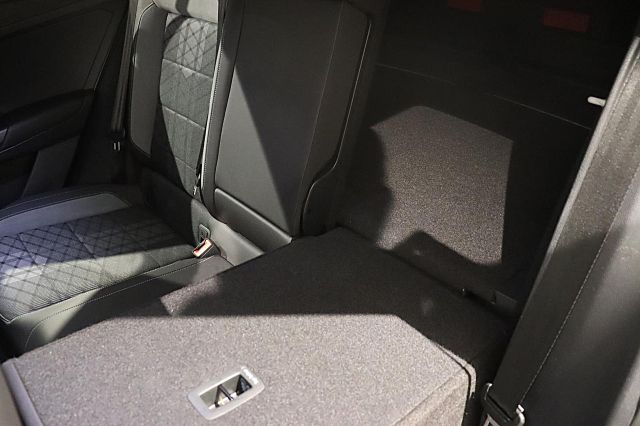 T-Roc R-Line 1.5 TSI DSG ActiveInfo EasyOpen Kam