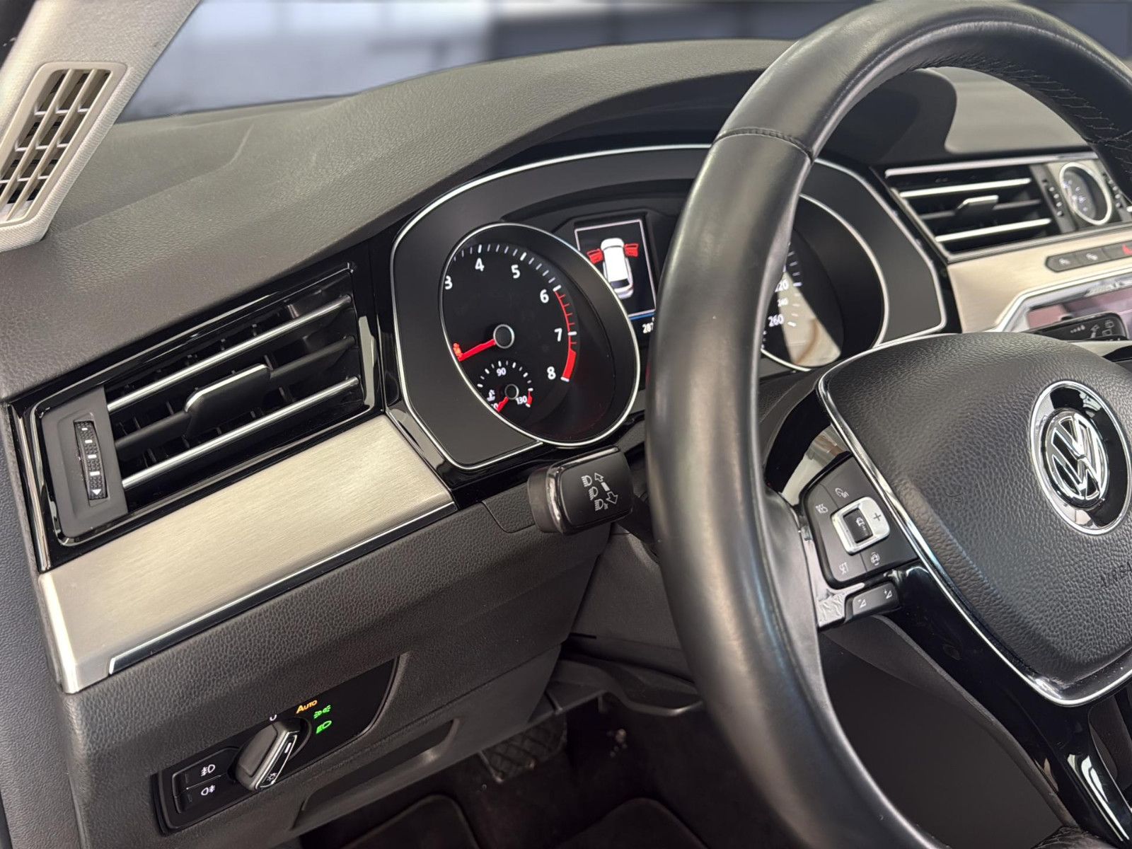 Fahrzeugabbildung Volkswagen Passat Variant Highline /unfallfrei