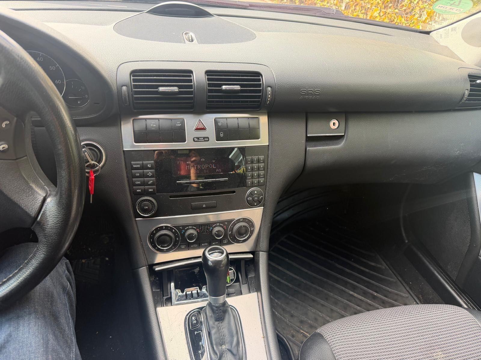 Mercedes-Benz C200 2004 — photo 7