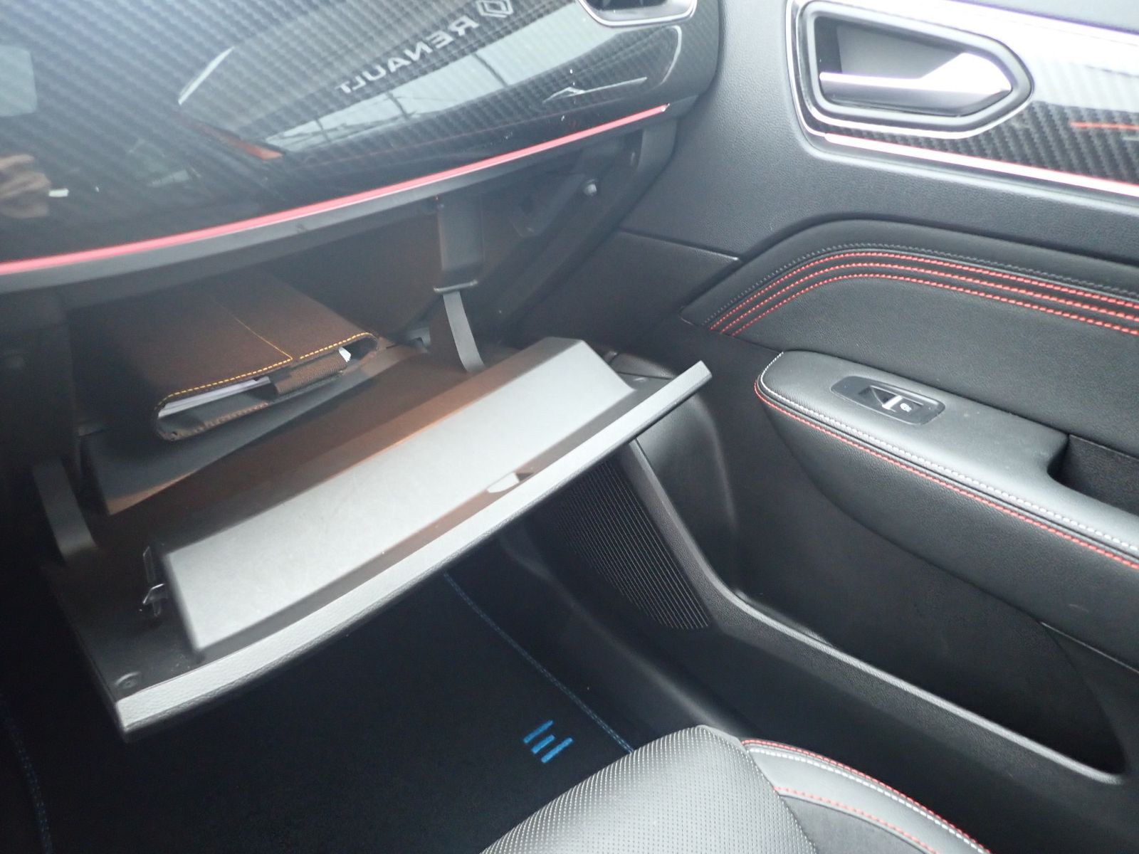 Fahrzeugabbildung Renault Arkana R.S. Line E-TECH 145